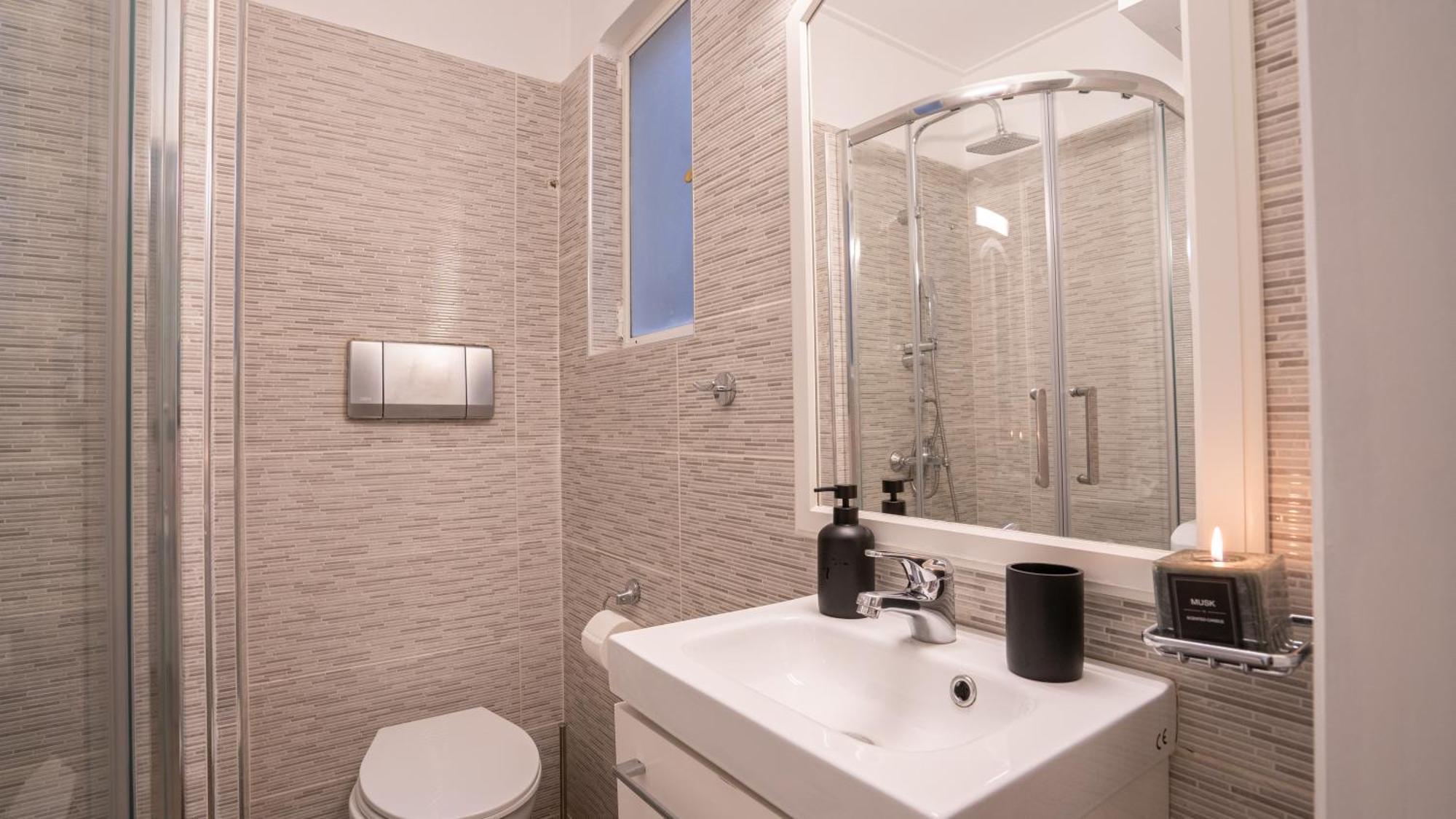 Quiet City Center Apt On A Pedestrian Street Atena Exterior foto